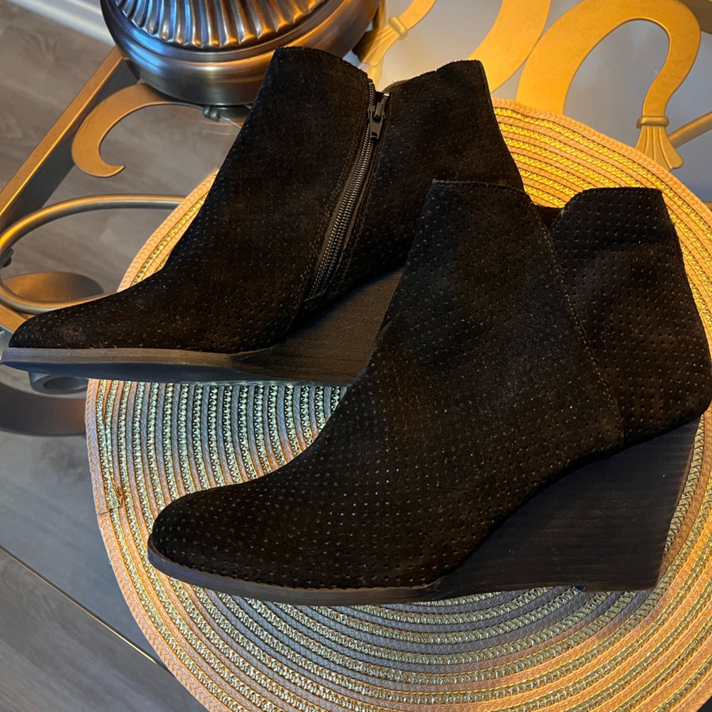 New Black suede booties 9M never worn